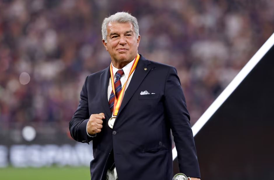 Laporta ironizon sjelljen e turpshme të Mbapes pas humbjes: E kuptoj, është e vështirë dhe janë mërzitur