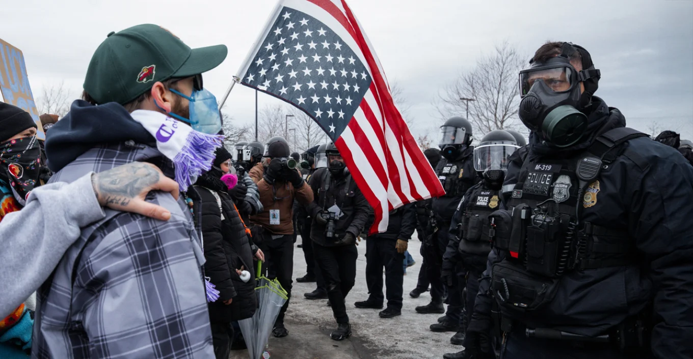 Çfarë mund të ndodhë nëse Trump aktivizon ‘Aktin e Kryengritjes’ në Minesota