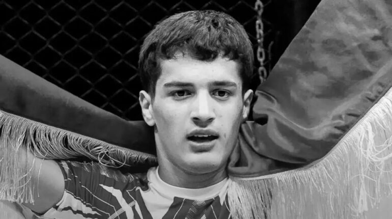 Bota e arteve marciale në zi! Vritet me thikë në zemër kampioni botëror i MMA