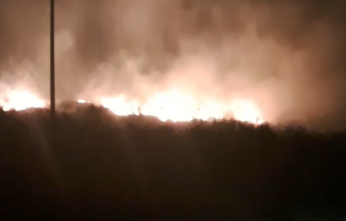 Zjarr i madh përfshin Orikumin pranë bazës së Pashalimanit!