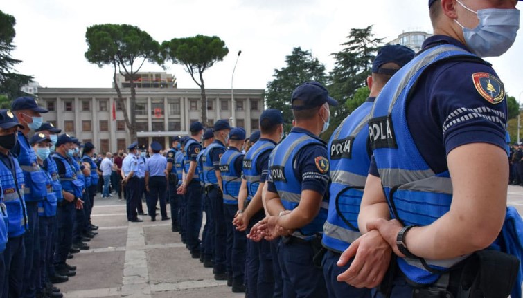 Nga Talo Çela tek Ibrahim Lici e Arben Ndoka, kush janë të fortët në kërkim/ BIRN: Arratisja e Altin Ndocit risjell në vëmendje numrin e lartë të bosëve të krimit në arrati
