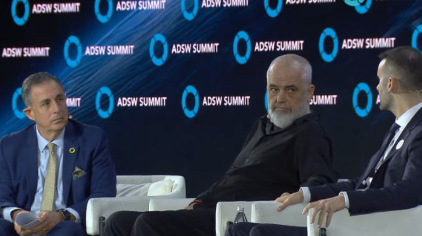 “Mendoni se jeni pasardhës të Platonit dhe Aristotelit, por nuk jeni!”- Mediat greke i bëjnë jehonë debatit të Ramës me gazetarin, ja si e komentojnë! 