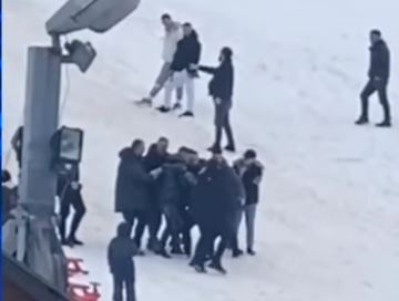 Motori i borës përplaset me shtyllën elektrike, raportohet për 4 të plagosur në Bogë