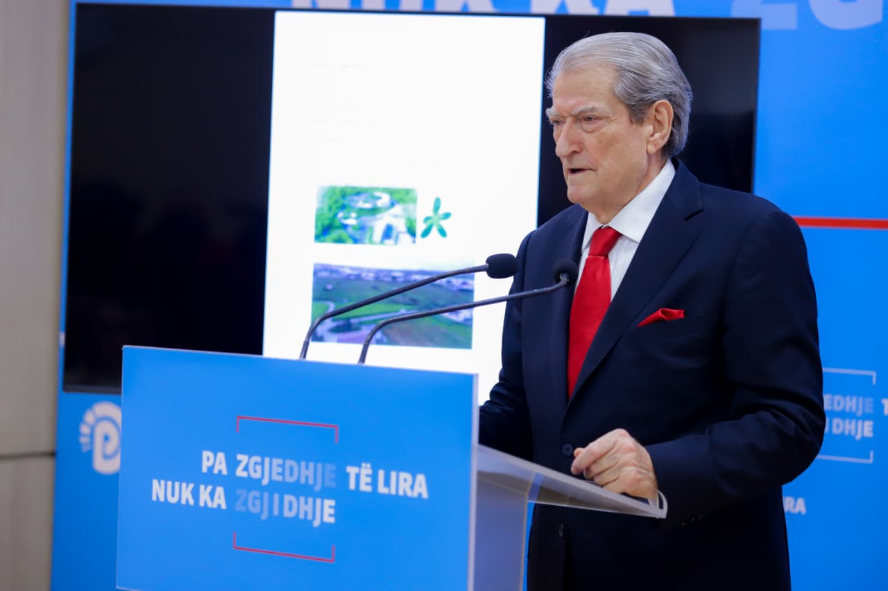 “Në Sharrë s’ka asnjë tullë të investimit 130 milionë euro të djegësit!”/ Berisha: Në Xhafzotaj gjeni vetëm livadhe