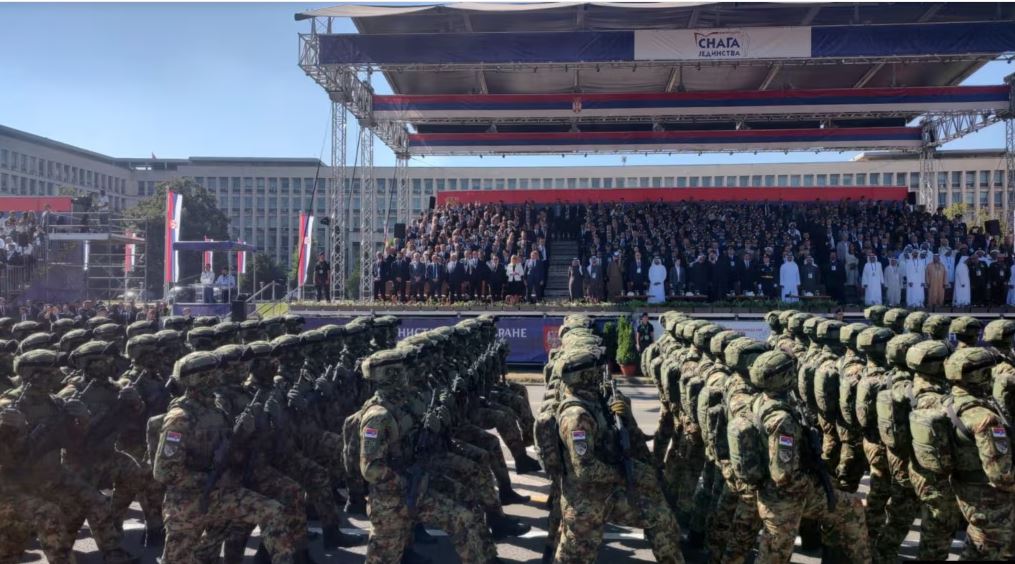 Serbia rikthen shërbimin e detyrueshëm ushtarak, Vuçiç njofton se kur do hyjë në fuqi: Do nisim rekrutimin së shpejti!