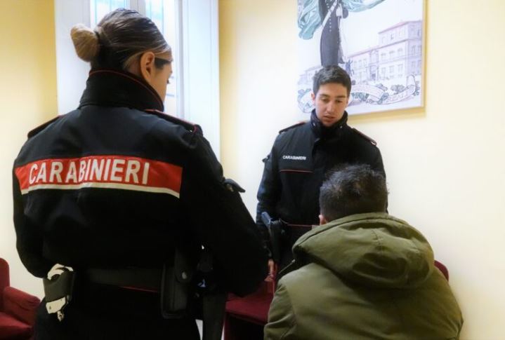 Pjesë e bandës së “skifterëve”, shqiptari dhe italiani kapen duke grabitur bizneset në Rimini