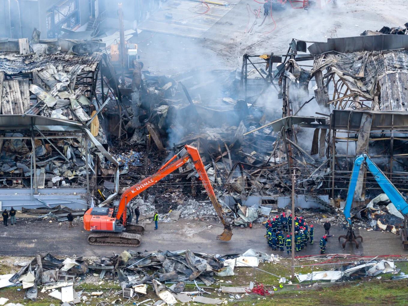 Zjarri në fabrikën në Trikala/ Gjendet trupi i gruas së pestë, si u shkaktua shpërthimi i madh