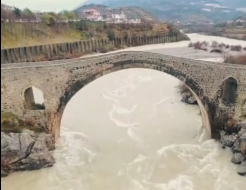 Përmbytjet/ Ministri Blendi Gonxhja: Monitorimi në terren, me prioritet mbrojtja e pasurive kulturore