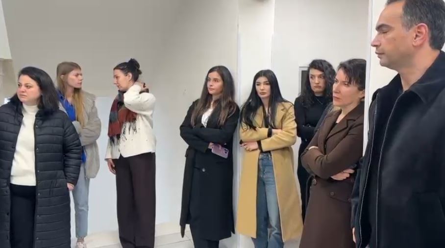 Shkrirja e Kadastrës Vlorë, Drejtoria e Përgjithshme njoftim punonjësve që të transferohen në Fier! Reagimi: Atje s’ka vende bosh!- Reagon ASHK (SHKRESA)