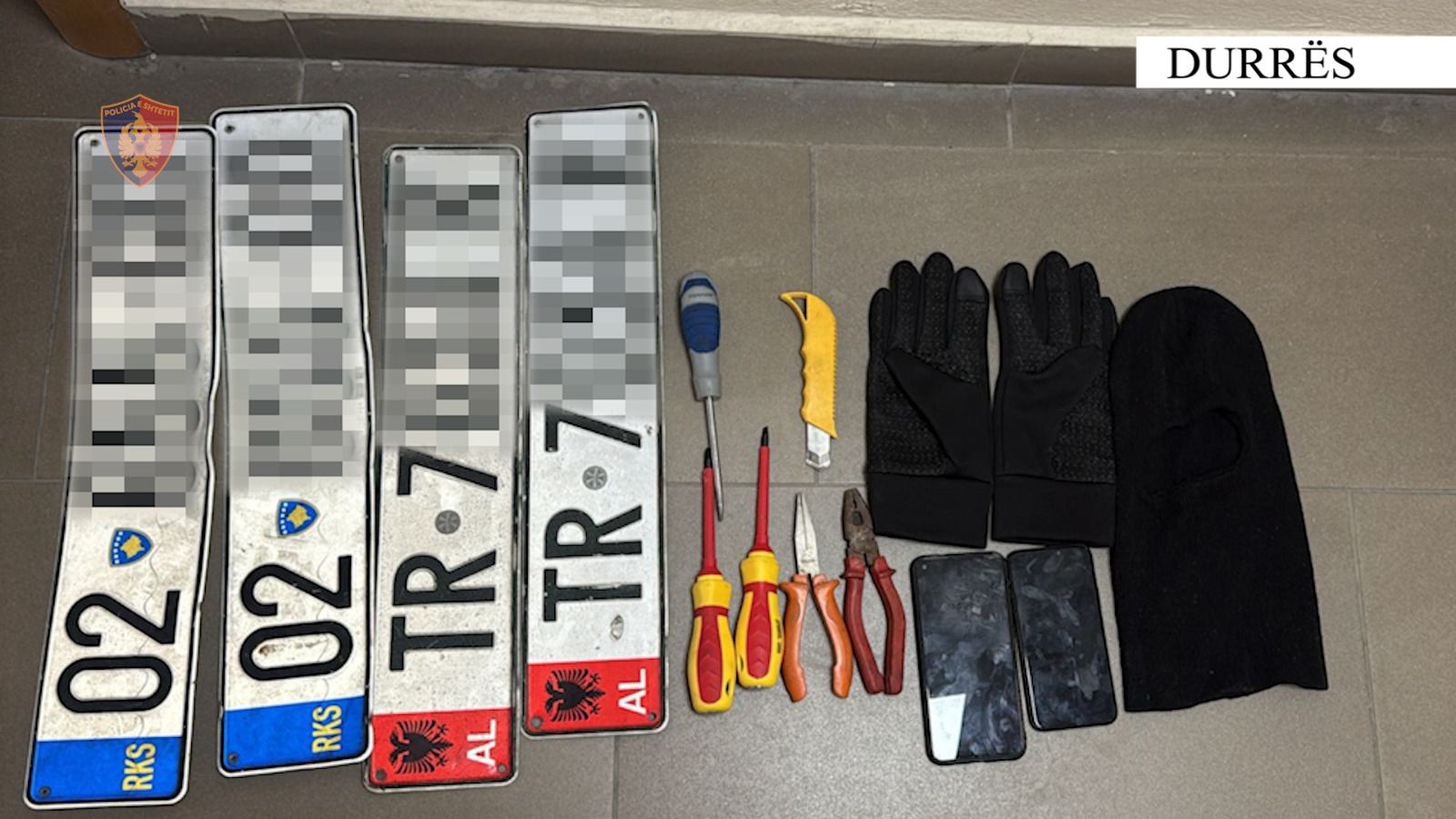 Vidhte në Durrës targa të makinave dhe ua shiste personave që do kryenin krime, pranga 36-vjeçarit