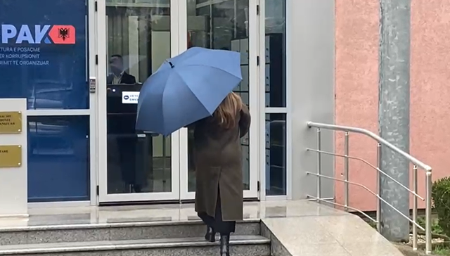 Ajola Xoxa paraqitet në SPAK për masën detyrim paraqitje