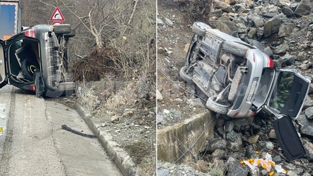 Aksident i dyfishtë, makinat përfundojnë të përmbysura