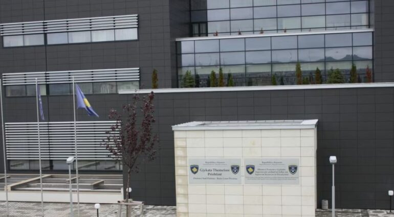 Akuzohet për pjesëmarrje në masakrën e Izbicës, dënohet me 13 vite burg ish-pjesëtari i forcave ushtarake serbe