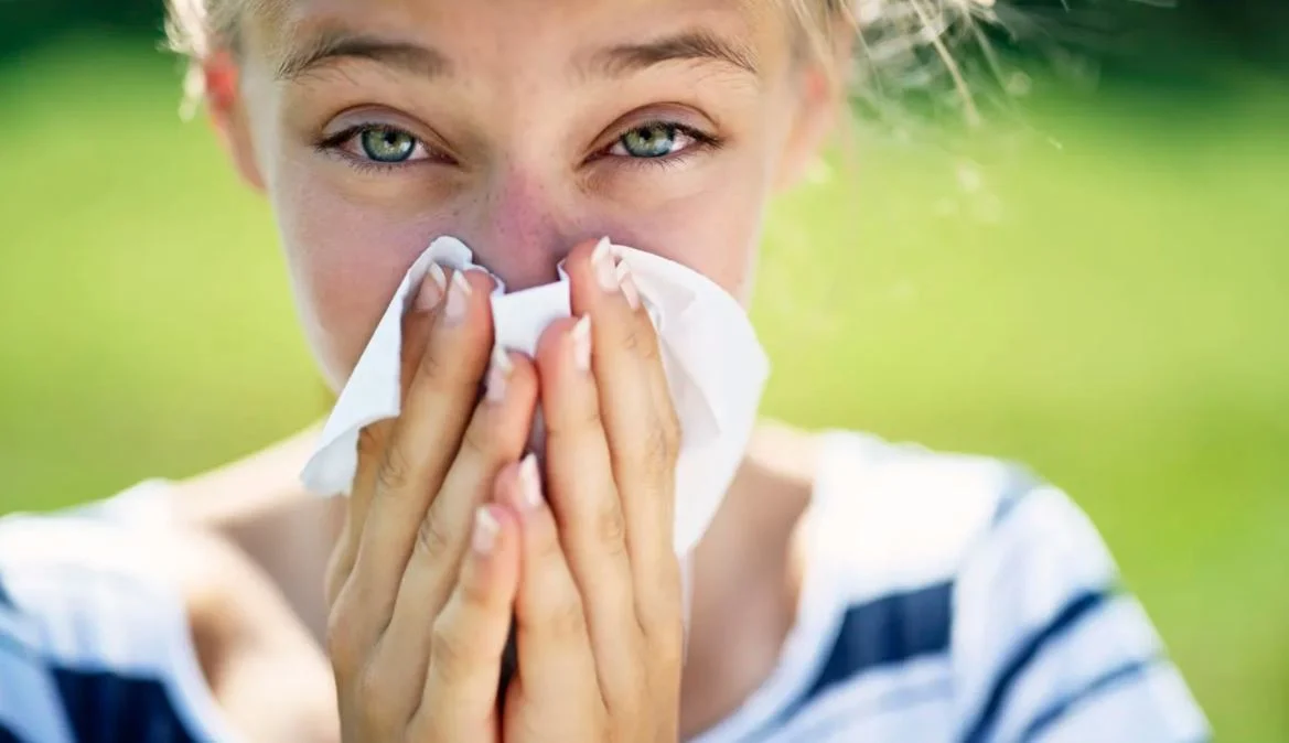 Pranvera po “troket”, si të mbroheni nga poleni dhe alergjitë sezonale
