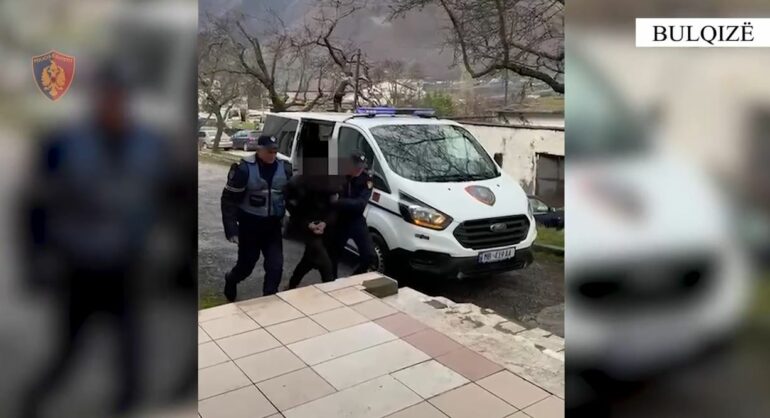 Dhunoi 51-vjeçarin dhe i mori automjetin, arrestohet pas një viti i riu