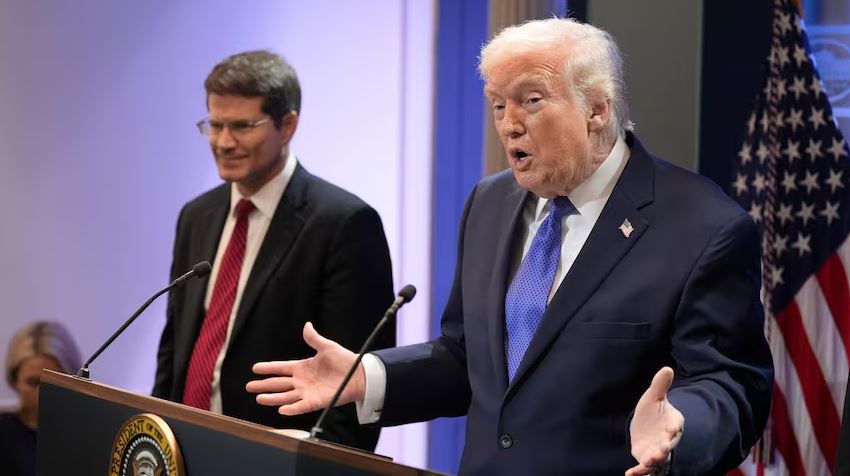 Trump rrit tarifën doganore për mallrat që vijnë në SHBA: Do të bëhet 15%