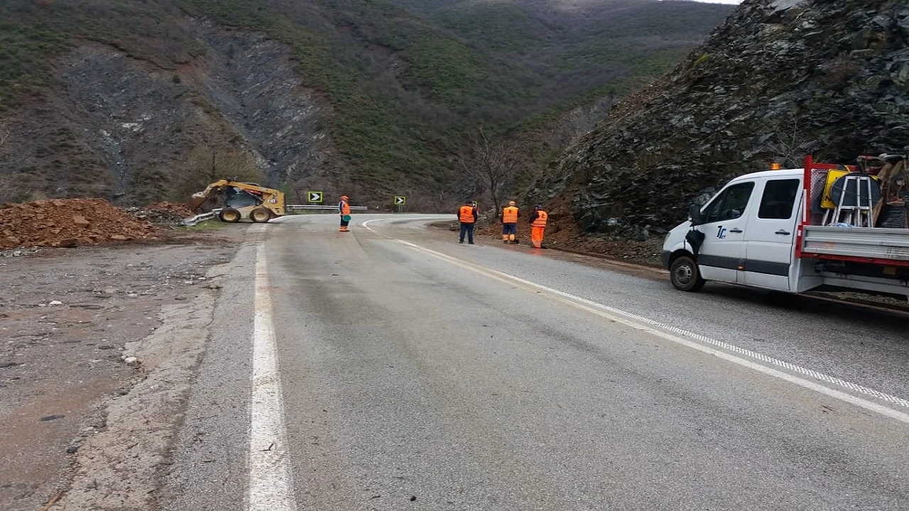 Rrëshqitja e tokës në Elbasan–Librazhd–Qafë Thanë, ARRSH nis ndërhyrjet emergjente në këto akse
