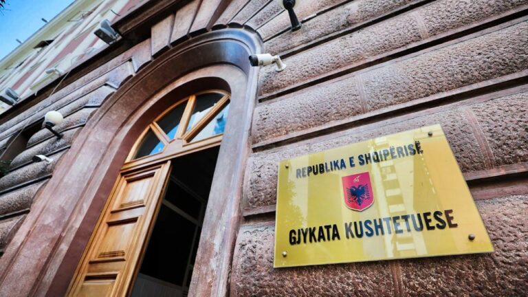 Kushtetuesja shfuqizon rregulloren e Kuvendit për Komisionet e reja: Procedura e ndjekur, antikushtetuese