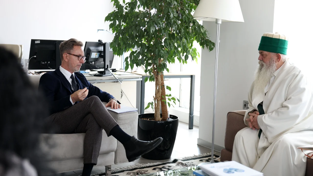 Gonzato takim me Baba Mondin: Të punojmë së bashku për tolerancën dhe integrimin e Shqipërisë në BE