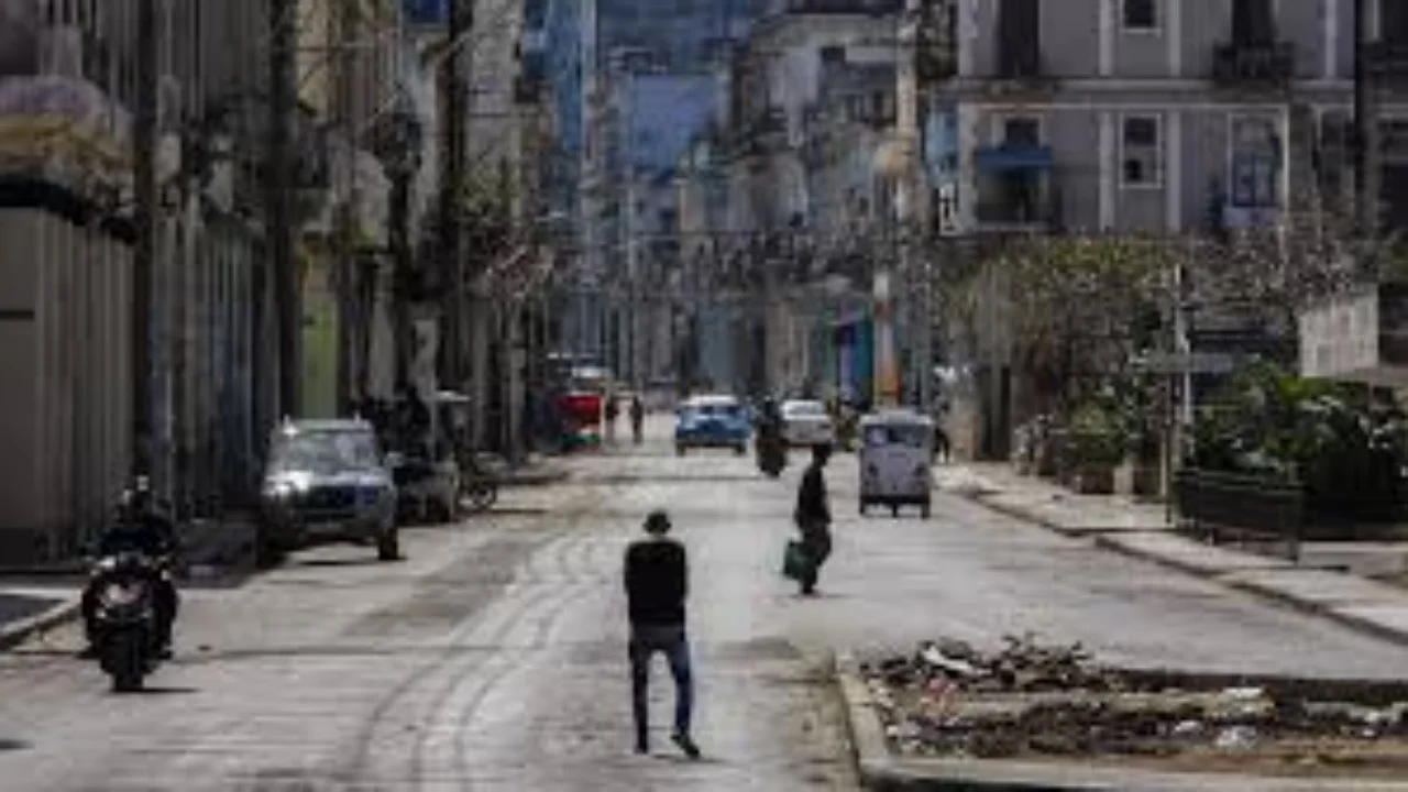 Kuba në krizë të thellë, mungesa e karburantit dhe turistëve paralizon jetën në ishull