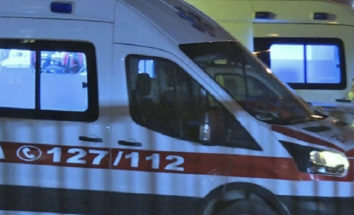 Sherr në një lokal në Korçë, i mituri plagos me thikë 34-vjeçarin