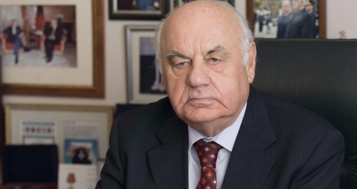 Me probleme në frymëmarrje, ish-presidenti Alfred Moisiu shtrohet me urgjencë në QSUT, si paraqitet gjendja e tij