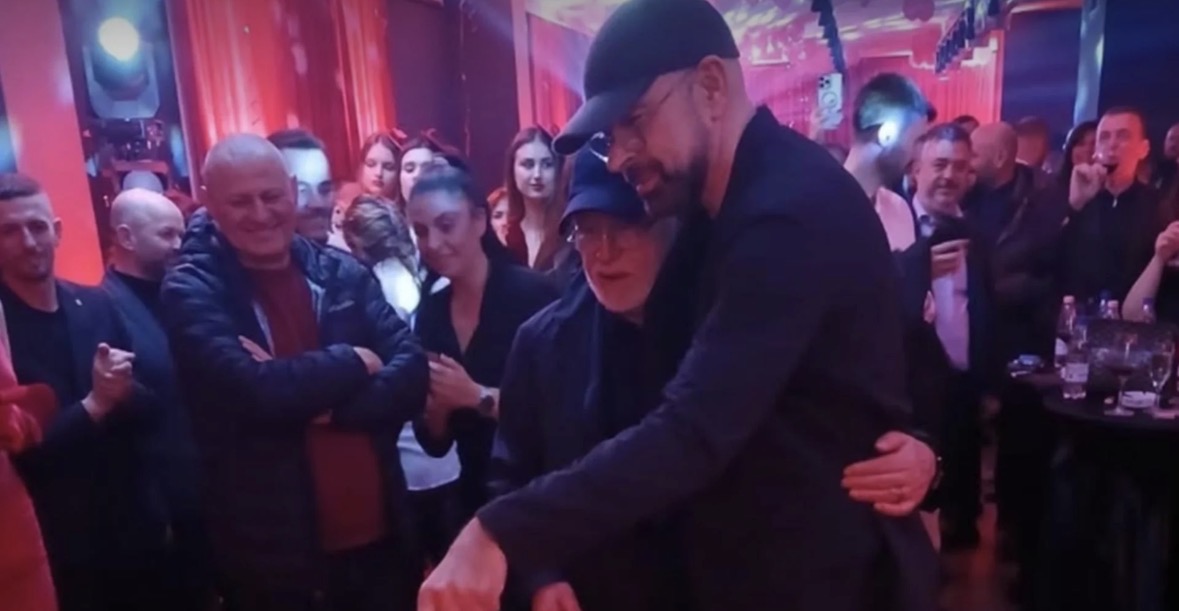 Ditëlindja e 80 e Partizanit, Presidenti Demi dhe Olsi Rama presin së bashku tortën…