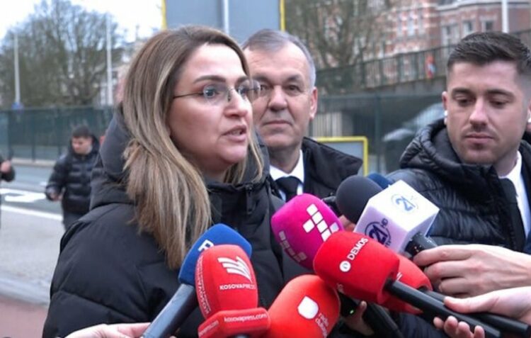 Bashkëshortja e Rexhep Selimit në Hagë: Presim lirimin e ish-krerëve të UÇK