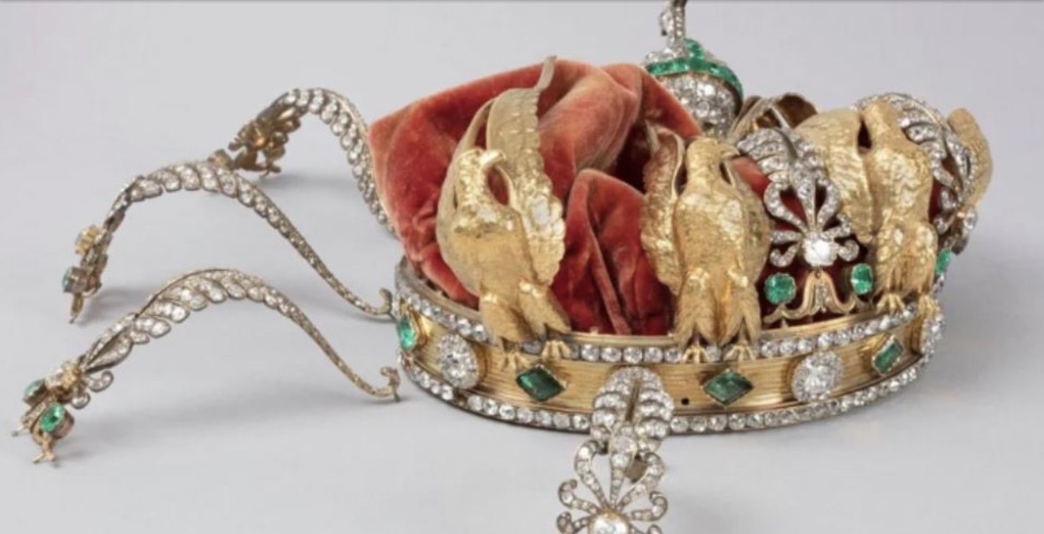 Vjedhja spektakolare në Luvër/ Gjendet kurora e mbretëreshës 