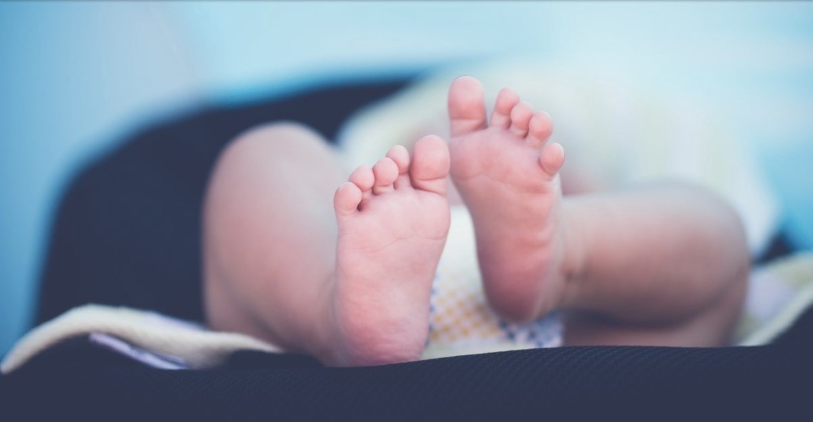 Pse të porsalindurit nuk kanë lot ose djersë? Ja çfarë thonë studimet 