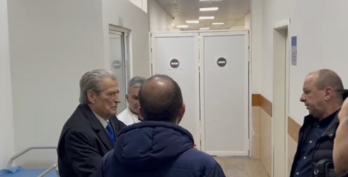 “Policët u sollën si BISHA!”/ Nallbati te Trauma, Berisha mbërrin në spital: Goditje me urdhër politik!