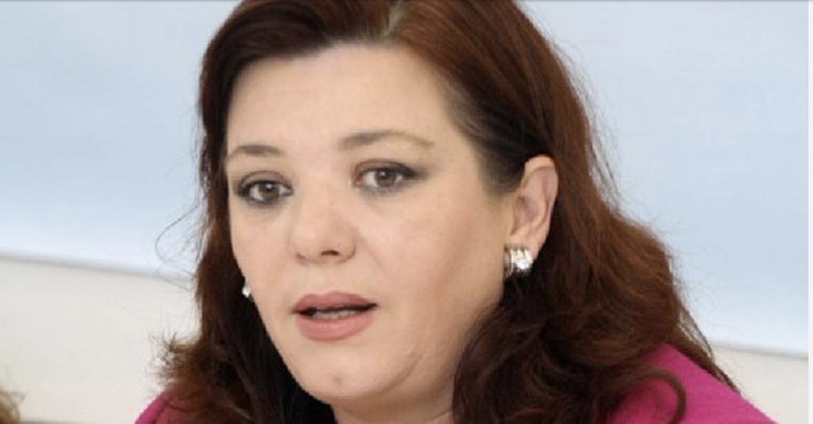 Tiranë/Mësuesi i Gjuhës Angleze shkarkohet nga puna, Malaj: Jam kundër ndërhyrjeve fetare në shkolla 