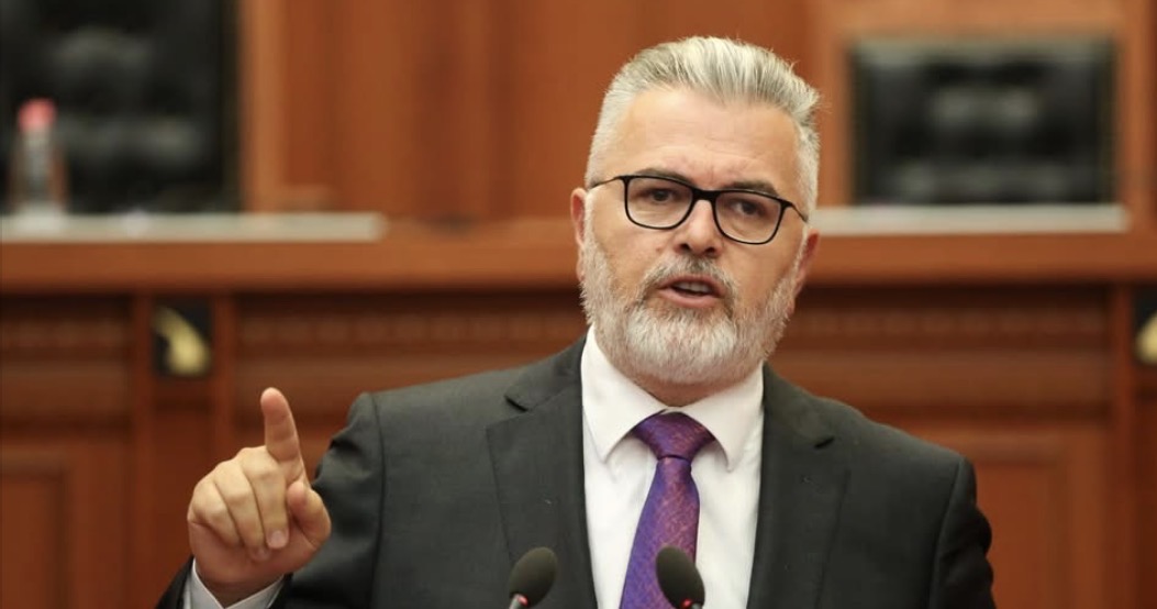 Gogu: Ndryshimet ligjore nuk synojnë pezullimin e hetimeve, por garantimin e funksioneve kushtetuese