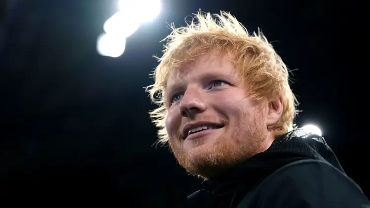 Ed Sheeran feston ditëlindjen, sa vjeç bëhet ylli i muzikës?