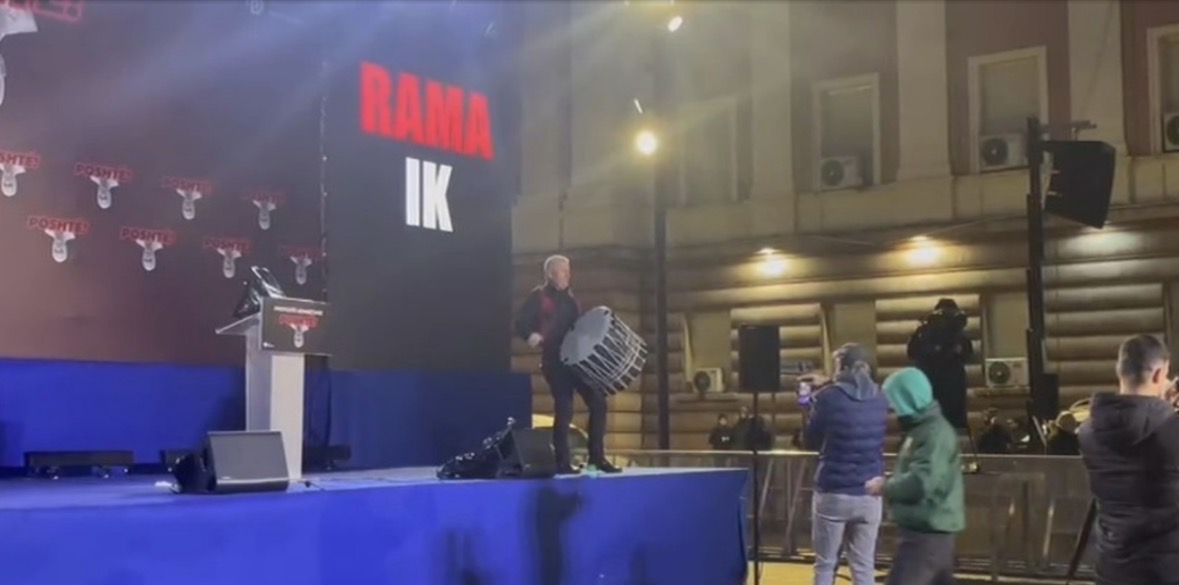 Protesta e opozitës nis me tupan për muajin e Ramazanit 