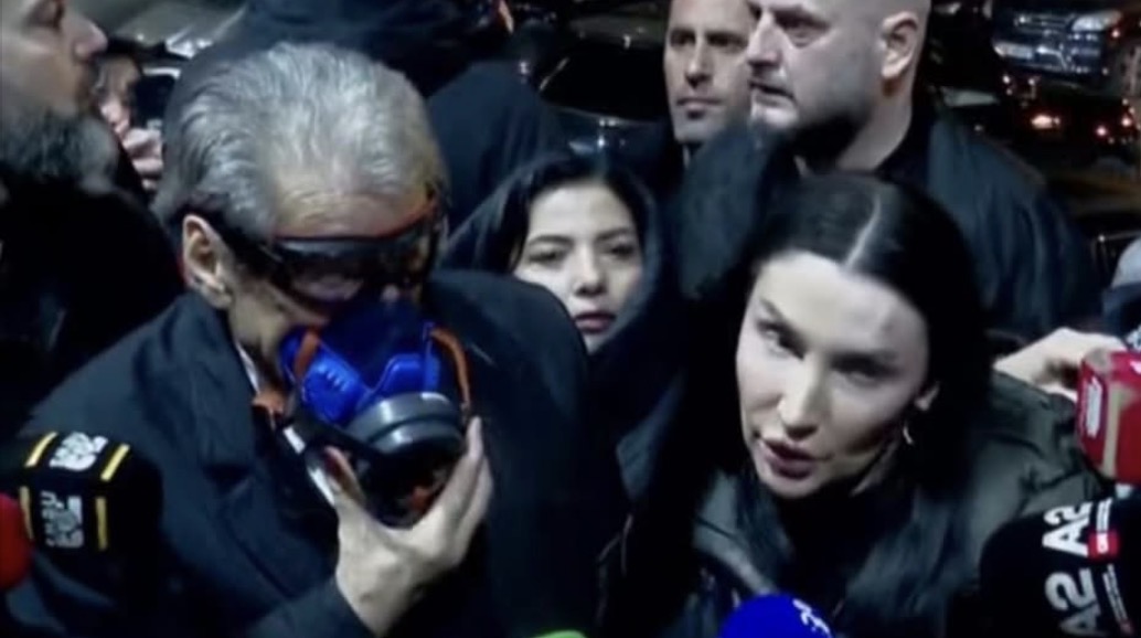 Berisha me kandidaten për deputete: E kanë gjuajtur me plumb gome! Demokratja: Më qëlluan nga Kryeministria