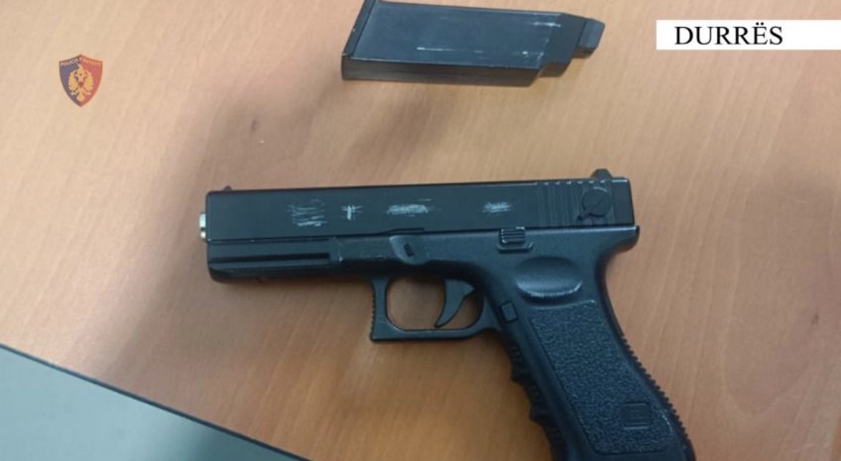 Vetëdorëzohet 31-vjeçari i shpallur në kërkim për armëmbajtje dhe përkrahje të autorit të krimit