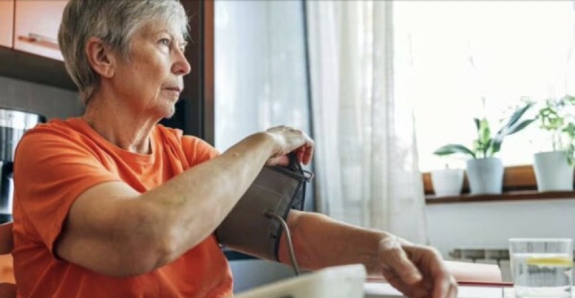 Ushtrimi i lashtë kinez që ul tensionin si ilaçet , vetëm 10 minuta në ditë 