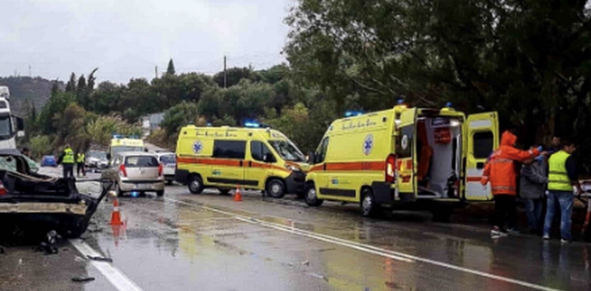 Përplasi 11 vetura ndërkohë që ishte nën efektin e alkoolit në timon, shoqërohet nga policia greke 60-vjeçarja 