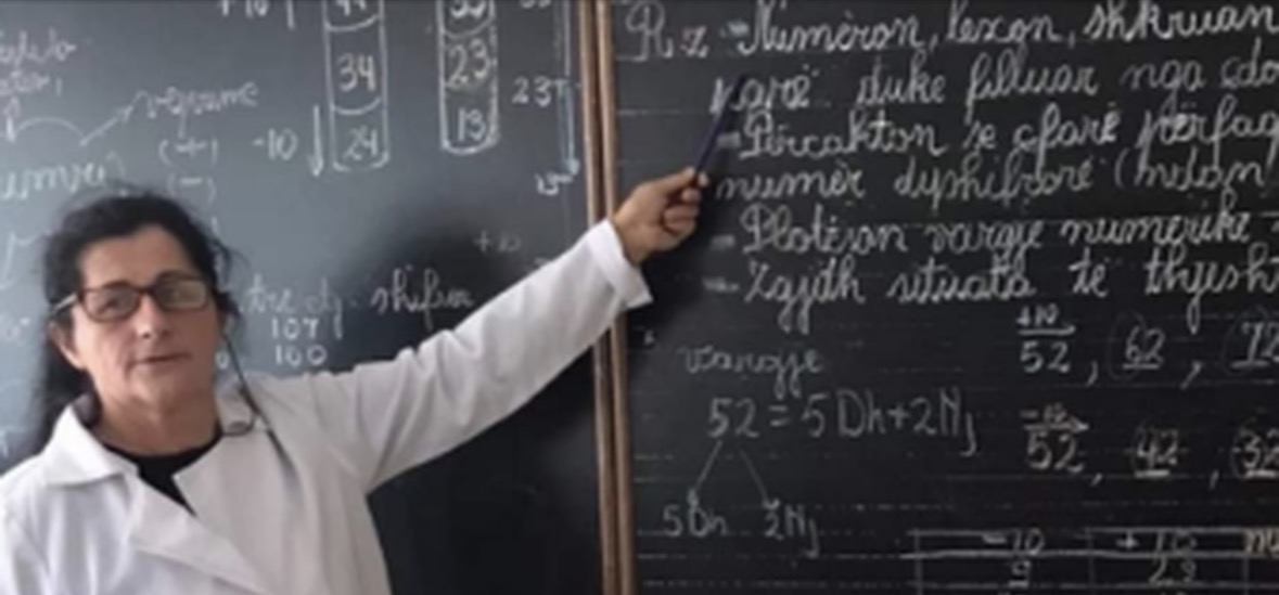 Dhunoi nxënësit e shkollës fillore në Kamëz/ Mësuesja 58-vjeçare në arrati, shpallet në kërkim nga autoritetet