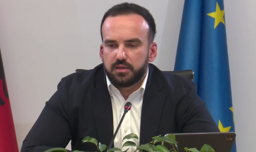 Çfarë do ndodhë me mbetjet në Durrës? Ministri i Mjedisit: Ja dy rrugët që mund të ndiqen