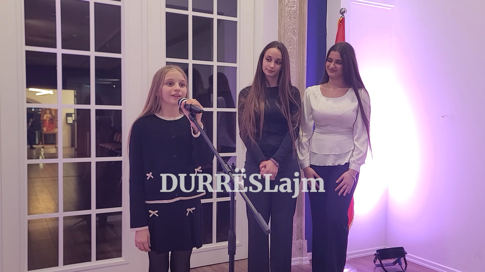 Ekspozita “3 penelat” e 3 motrave Ismailaj hapet në QKF Durrës (VIDEO)