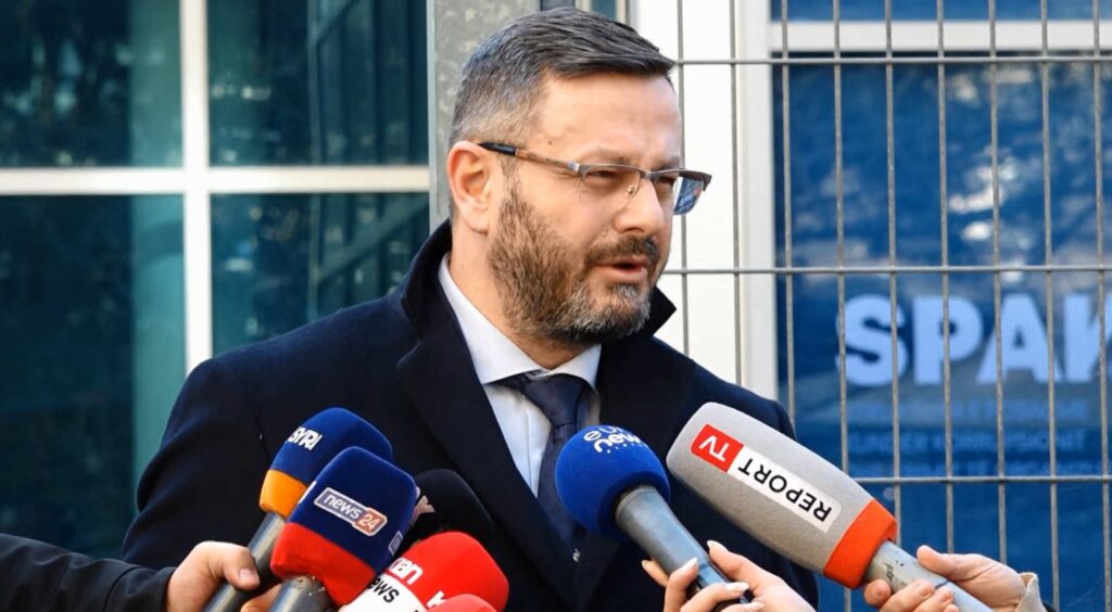 Shkelje e barazisë në tendera, Plarent Ndreca debate me prokuroren në GJKKO. Çfarë u vendos