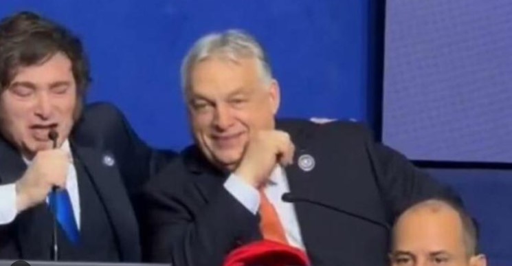 Video/ Çfarë ndodhi në Brodin e Paqes? Presidenti i Argjentinës i këndon Orban