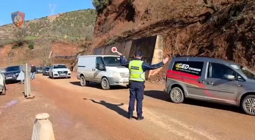 “Rrëshqitje masive dheu”/ ARRSH tjetër sqarim: Po kryejmë rivlerësim gjeologjik, ja nga të kalojnë mjetet