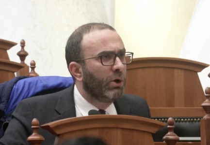 “Futni me urgjencë në kalendar heqjen e imunitetit të Ballukut”/ Bardhi: Për dy muaj jeni bërë pengesë për hetimin e SPAK!