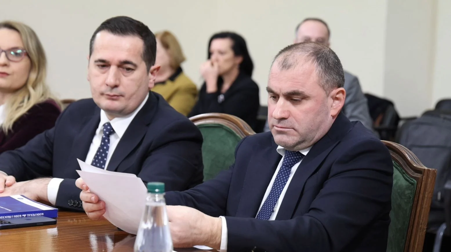 “Të fortët e Ballukut kanë kërcënuar dëshmitarët”, prokurori Prençi përgënjeshtron Bardhin: Bëhet fjalë për njerëz të kabinetit të zv.kryeministres