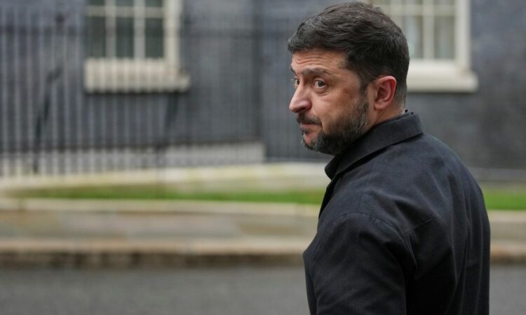 Si u zbeh shkëlqimi i Zelenskyt në 4 vite luftë/ Nga popullariteti te vënia në pikëpyetje nga ukrainasit