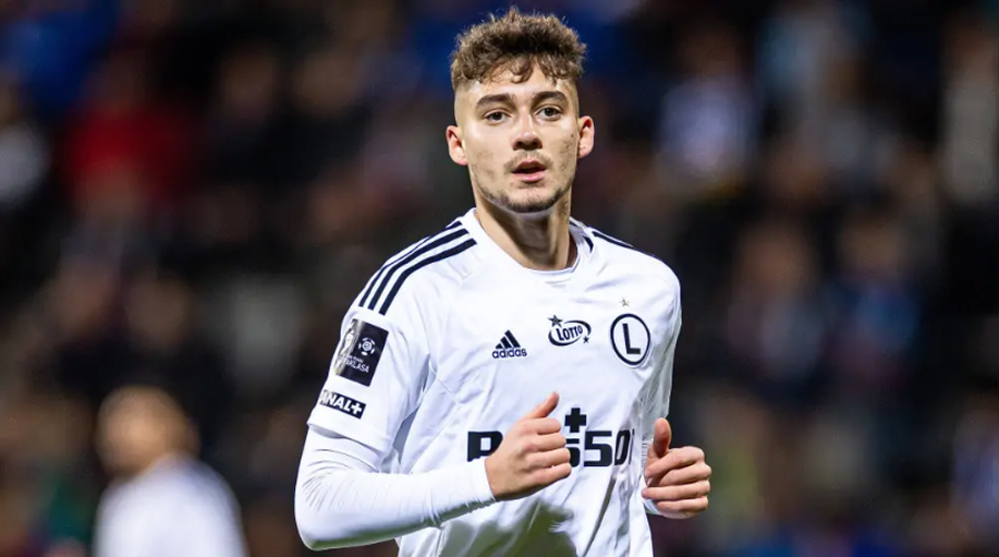 Dy klube të Premier Ligë pas Ernest Muçit