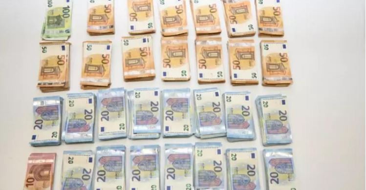 Pjesë e rrjetit të trafikut të kokainës në Itali, arrestohen dy shqiptarët babë dhe bir, gjykata i kishte dënuar! U gjenden 50 mijë euro cash dhe…